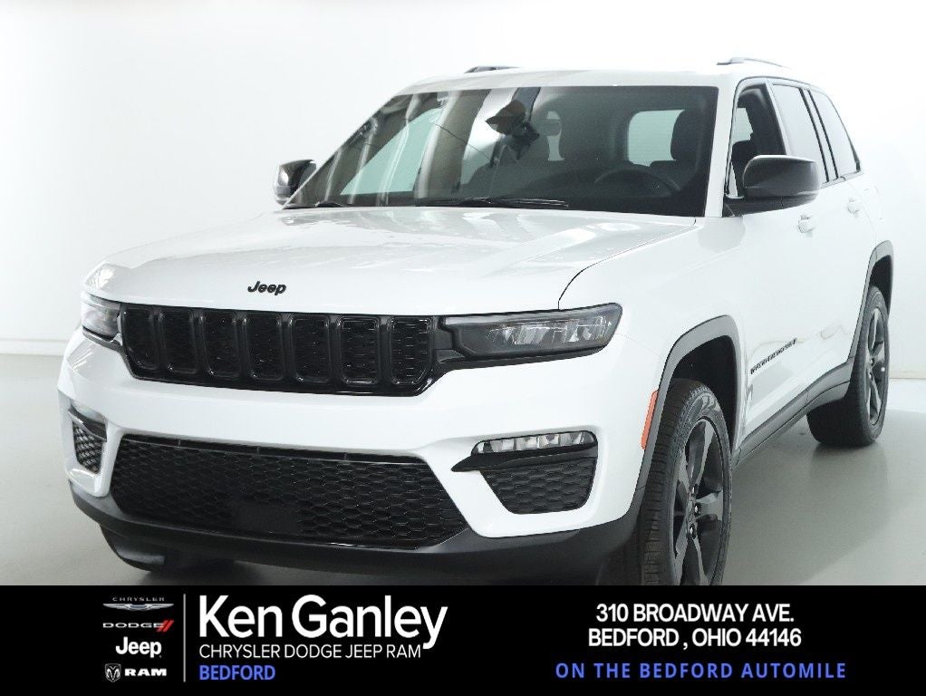 2025 Jeep Grand Cherokee Limited 4x4 in Bright White Clearcoat — front three-quarter view