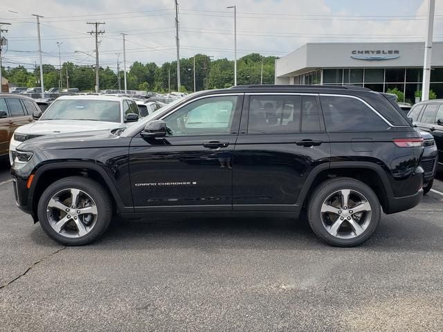 2026 Jeep Grand Cherokee — side profile view