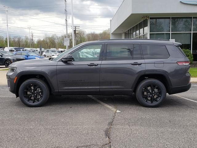2026 Jeep Grand Cherokee — side profile view