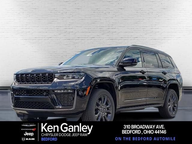 2026 Jeep Grand Cherokee GRAND CHEROKEE L LIMITED RESERVE 4X4 in Diamond Black Crystal Pearl-Coat Exterior Paint — front three-quarter view