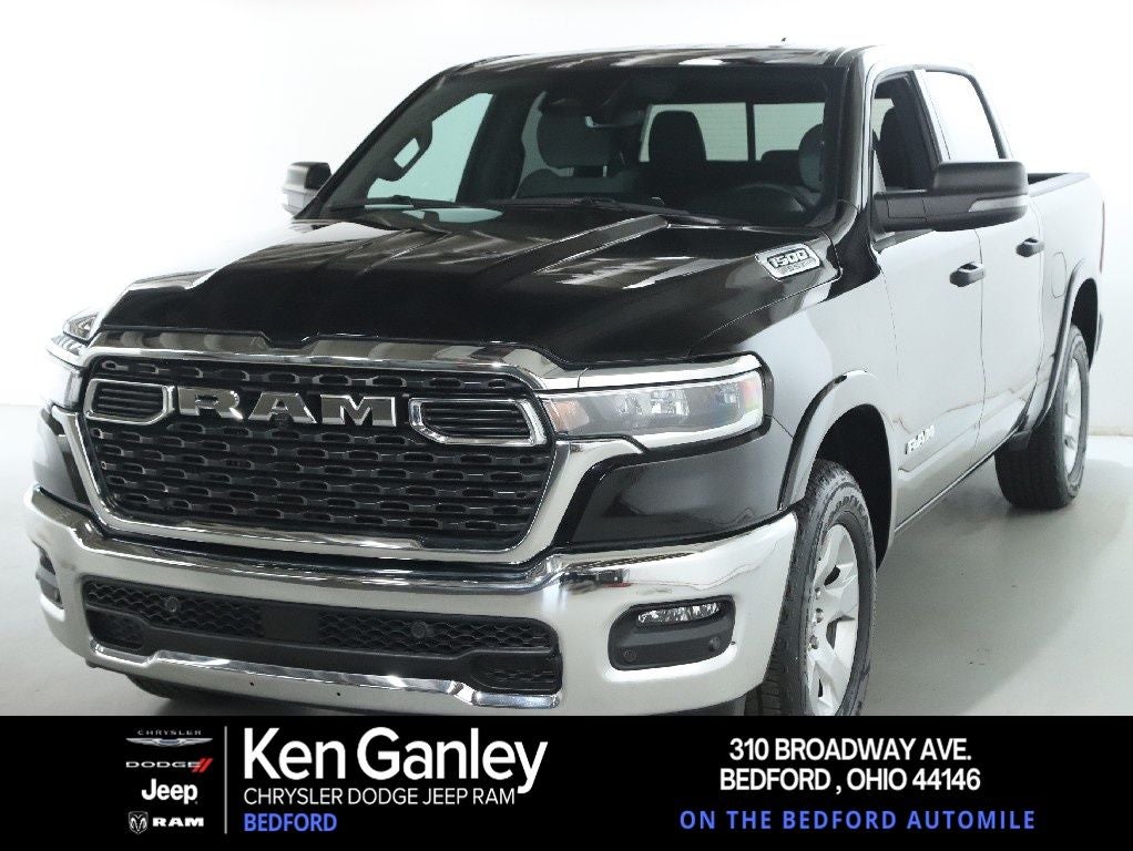 2025 RAM 1500 Big Horn Crew Cab 4x4 5'7' Box in Diamond Black — front three-quarter view