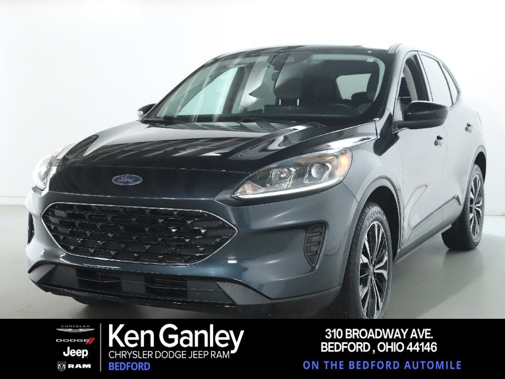 2022 Ford Escape SE in Stone Blue Metallic — front three-quarter view