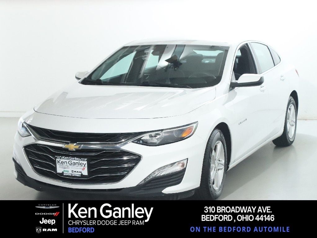 2024 Chevrolet Malibu FWD 1LT in Summit White — front three-quarter view