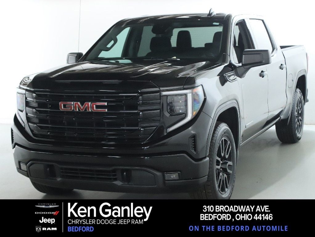 2023 GMC Sierra 1500 4WD Crew Cab Short Box Elevation with 3SB in Onyx Black — front three-quarter view