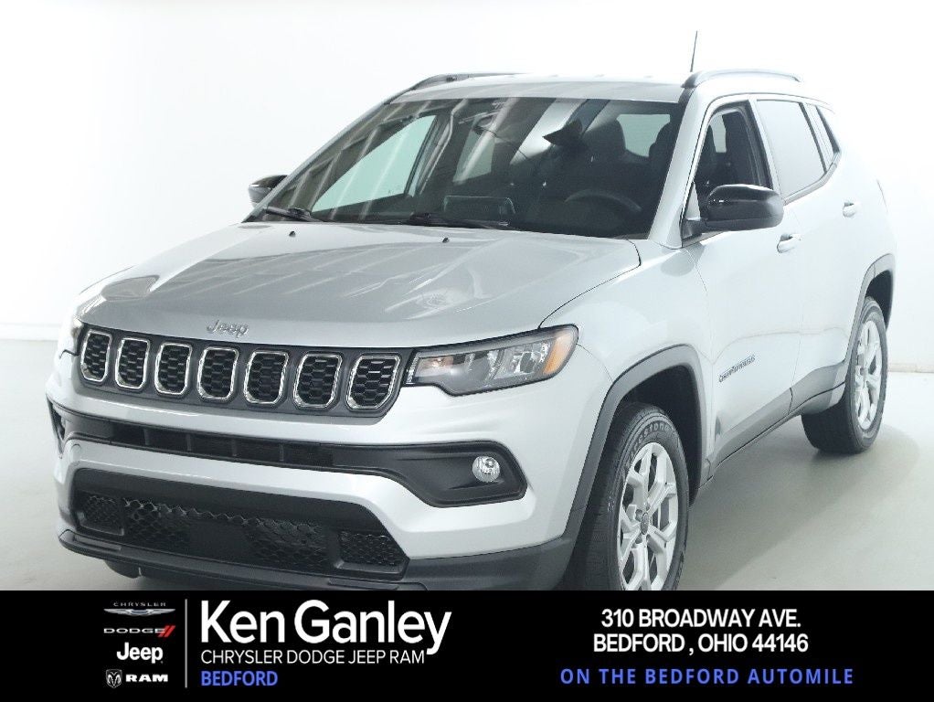 2025 Jeep Compass Latitude 4x4 in Silver Zynith Metallic Clearcoat — front three-quarter view