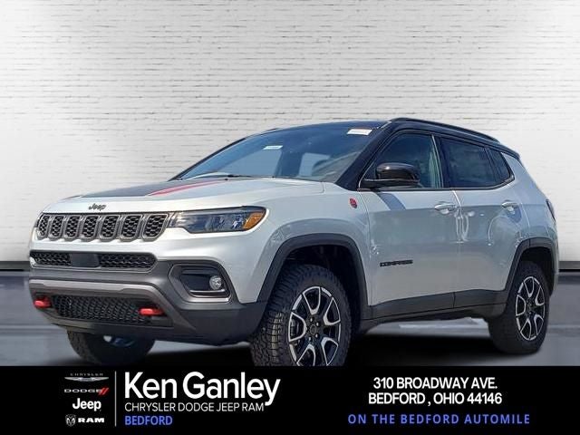 2026 Jeep Compass COMPASS TRAILHAWK 4X4 in Silver Zynith Metallic Clear-Coat Exterior Paint — front three-quarter view